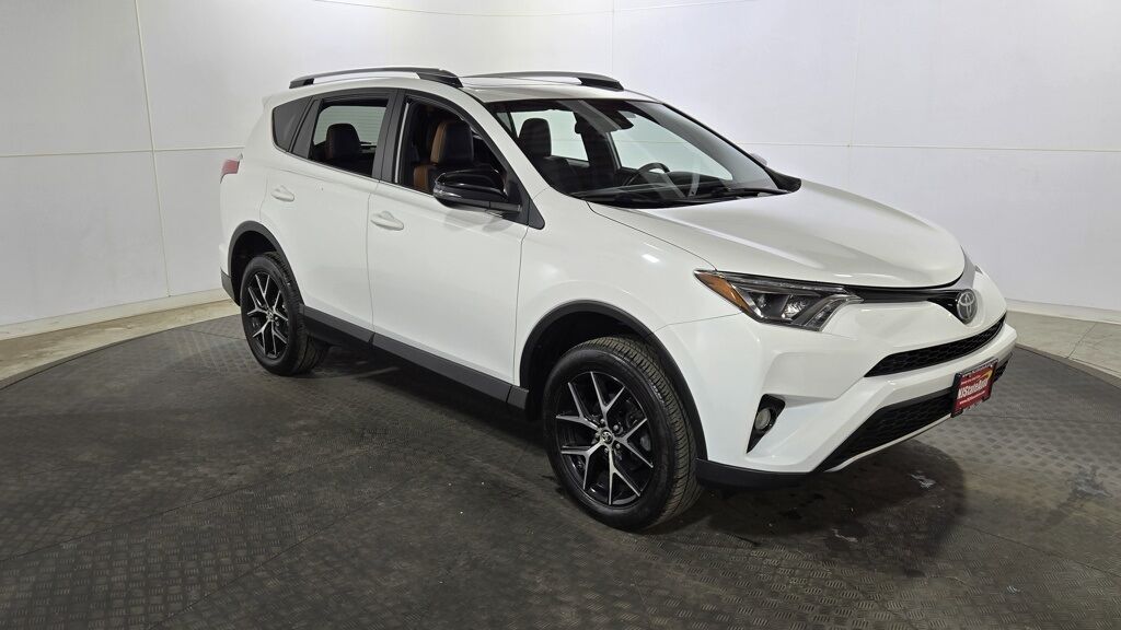 2017 Toyota RAV4 SE
